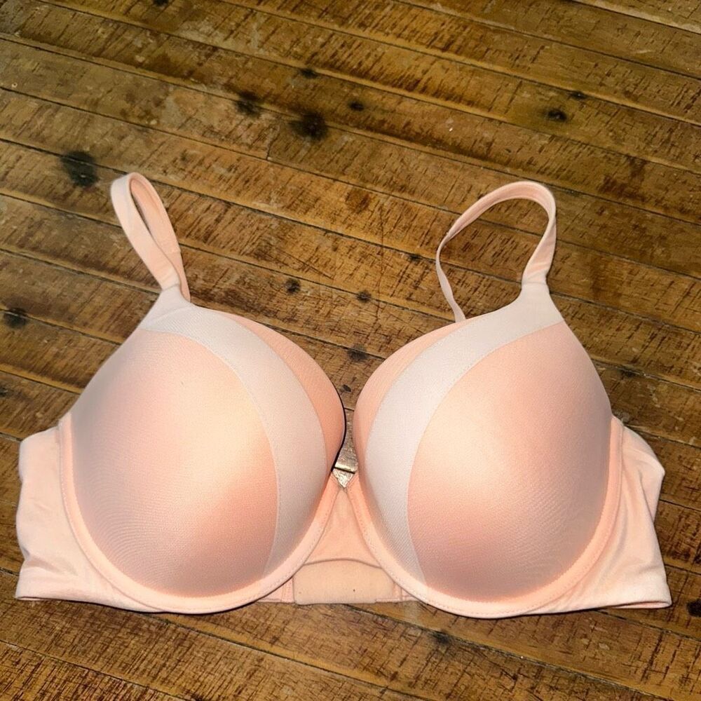 Victoria’s Secret peach lacy perfect shape 38D bra